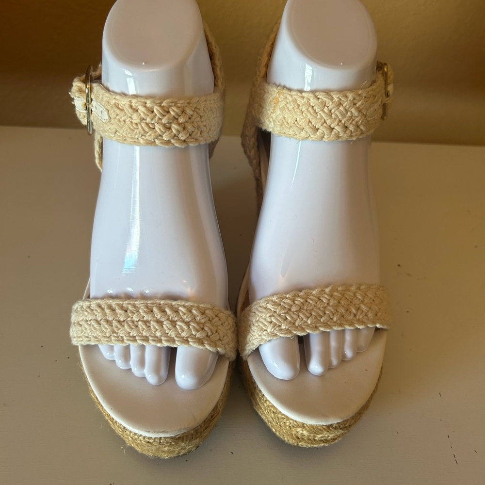 Madden Girl Women's Tan Woven Sandals